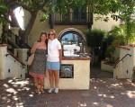 Gayle n Cat in Portofino Courtyard 1095