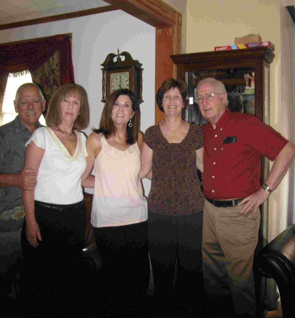 Group in our Living oomR 2382